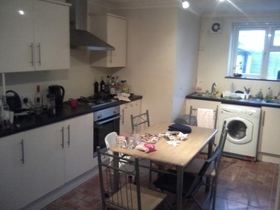 7 bedroom House Shar...